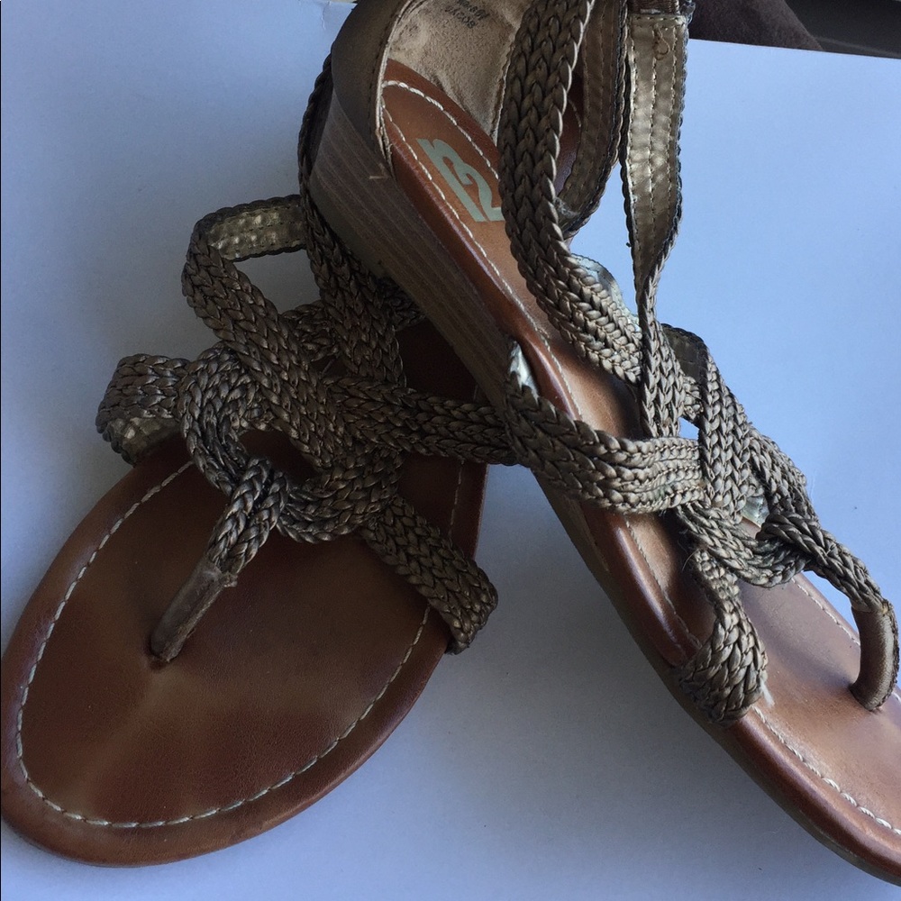 Sandals - Picture 2 of 3
